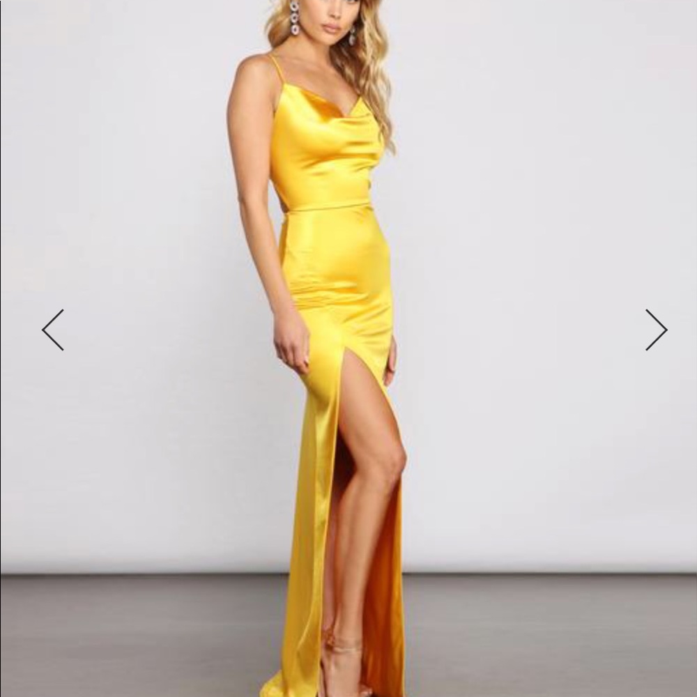 Yellow formal dress 🍋